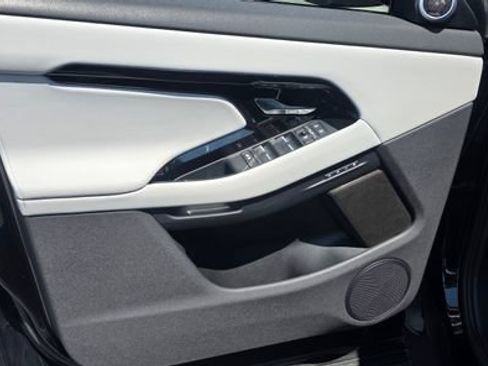 Used 2024 Land Rover Range Rover Evoque S AWD/4WD image 9