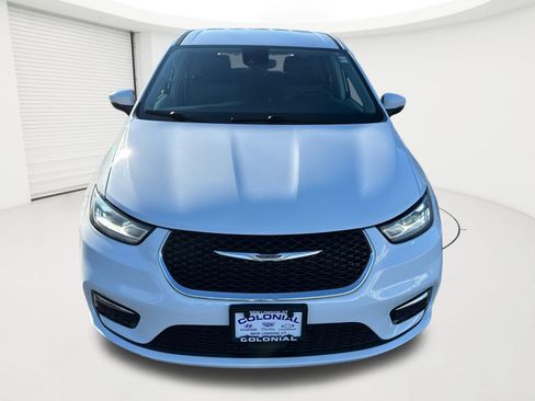 Used 2023 Chrysler Pacifica Touring-L FWD image 22