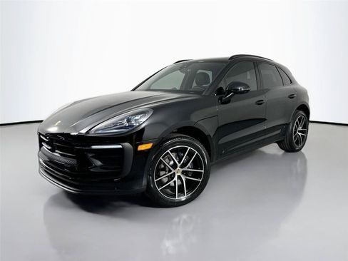 Certified 2026 Porsche Macan AWD/4WD image 1