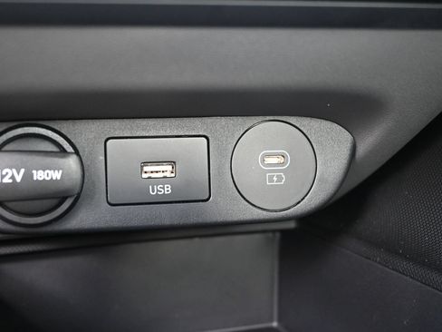 Used 2024 Hyundai Elantra Blue FWD image 16