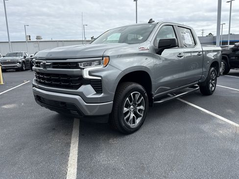 Used 2023 Chevrolet Silverado 1500 RST w/ Z71 Off-Road Package AWD/4WD image 4