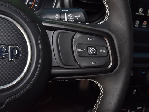 Used 2023 Jeep Gladiator Sport image 25