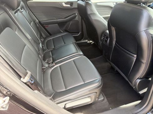 Used 2025 Ford Escape Platinum AWD/4WD image 25