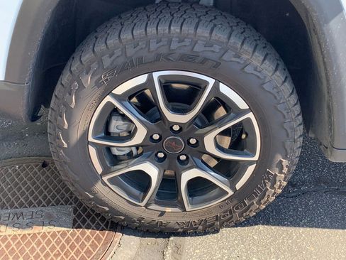 Used 2025 Jeep Compass Trailhawk image 29