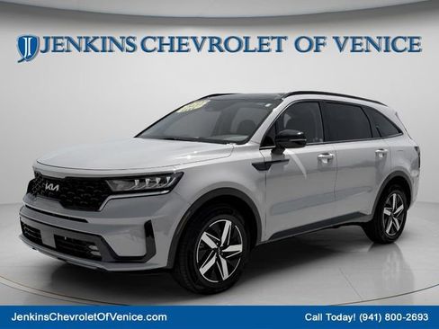 Used 2023 Kia Sorento EX w/ Panoramic Sunroof Package FWD image 11