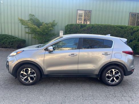Used 2020 Kia Sportage LX AWD/4WD image 2