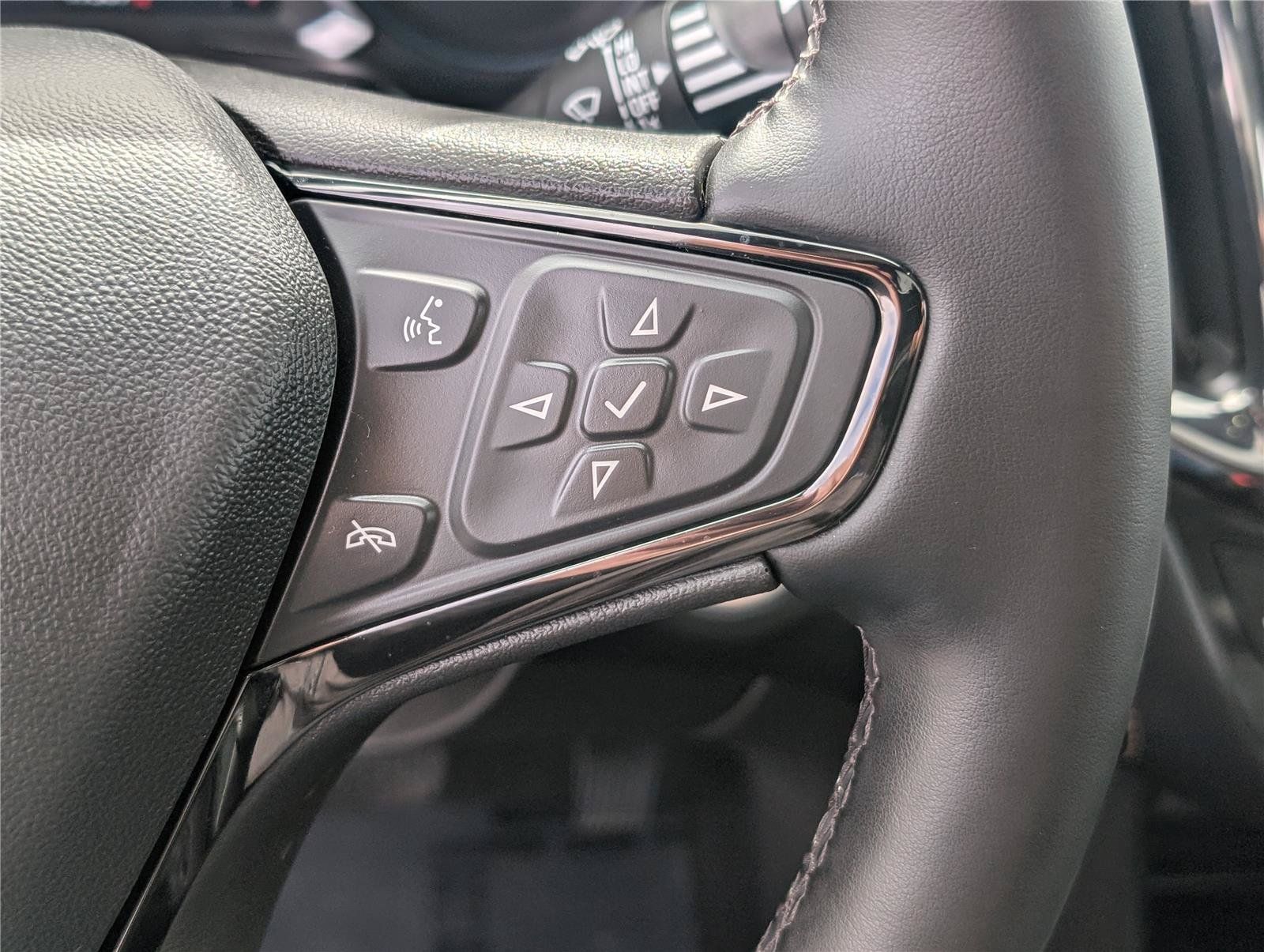 Used 2024 Chevrolet Equinox Premier AWD/4WD image 27