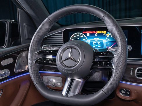 New 2026 Mercedes-Benz GLS 580 4MATIC image 16