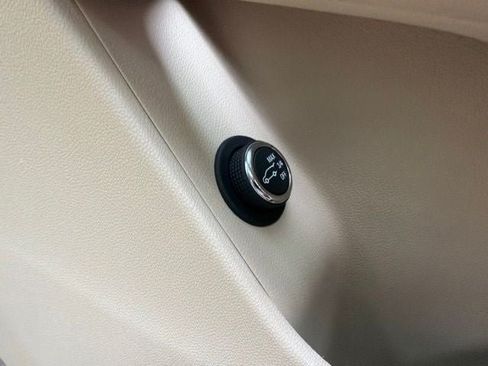 Used 2017 Cadillac XT5 FWD image 15
