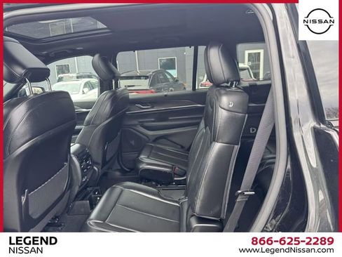 Used 2024 Jeep Grand Cherokee L Limited w/ Luxury Tech Group II image 11