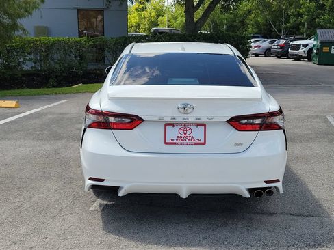 Certified 2022 Toyota Camry SE FWD image 5
