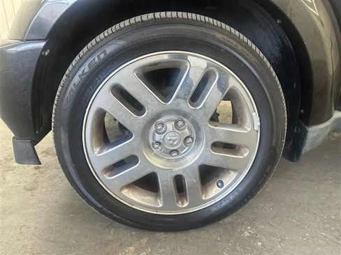 Used 2011 Dodge Nitro Heat w/ Popular Equipment Group image 10