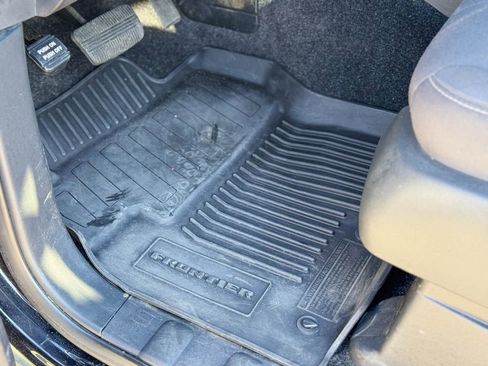 Used 2022 Nissan Frontier SV image 19