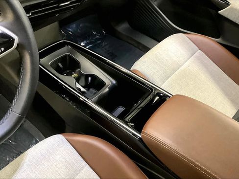 Used 2023 Volkswagen ID.4 Pro image 19