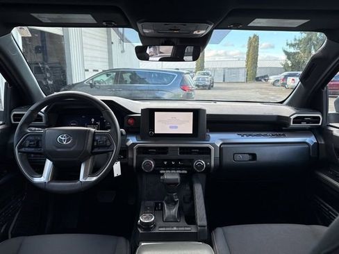 Used 2025 Toyota Tacoma TRD Off-Road image 18