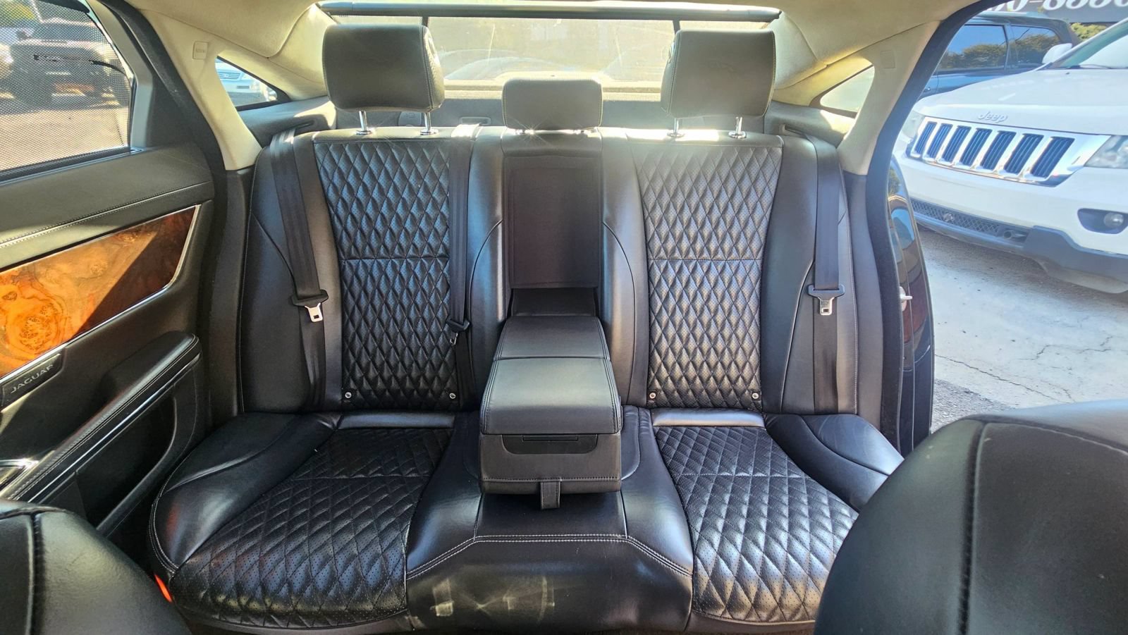 Used 2016 Jaguar XJ L Portfolio RWD image 4
