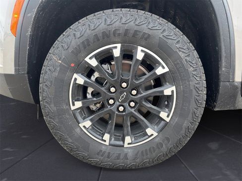 New 2026 Chevrolet Traverse Z71 w/ Driver Confidence Package image 14