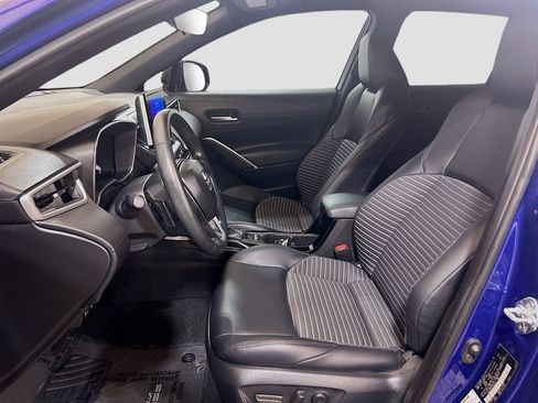 Used 2025 Toyota Corolla Cross AWD Hybrid w/ Convenience Package image 18