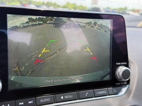 Used 2024 Nissan Sentra SV FWD image 21