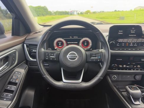Used 2021 Nissan Rogue Platinum AWD/4WD image 10