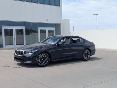 New 2027 BMW 530i w/ M Sport Package RWD image 2