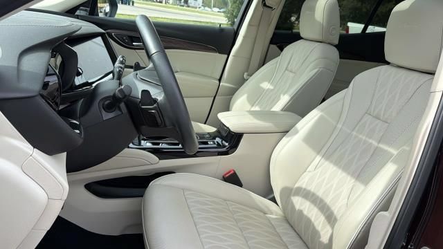 Certified 2023 Buick Envision Avenir AWD/4WD image 7