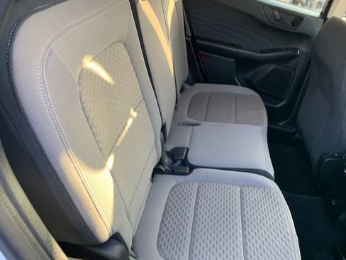 Used 2022 Ford Escape SE w/ Cold Weather Package image 16