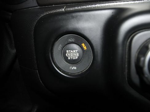 Used 2021 Jeep Gladiator Rubicon w/ LED Lighting Group AWD/4WD image 12