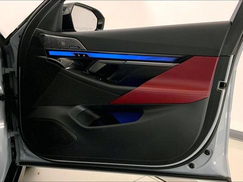 Certified 2025 BMW i5 M60 AWD/4WD image 25