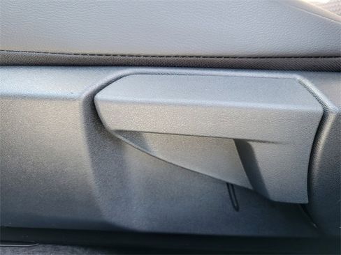 New 2025 Nissan Kicks SR image 15