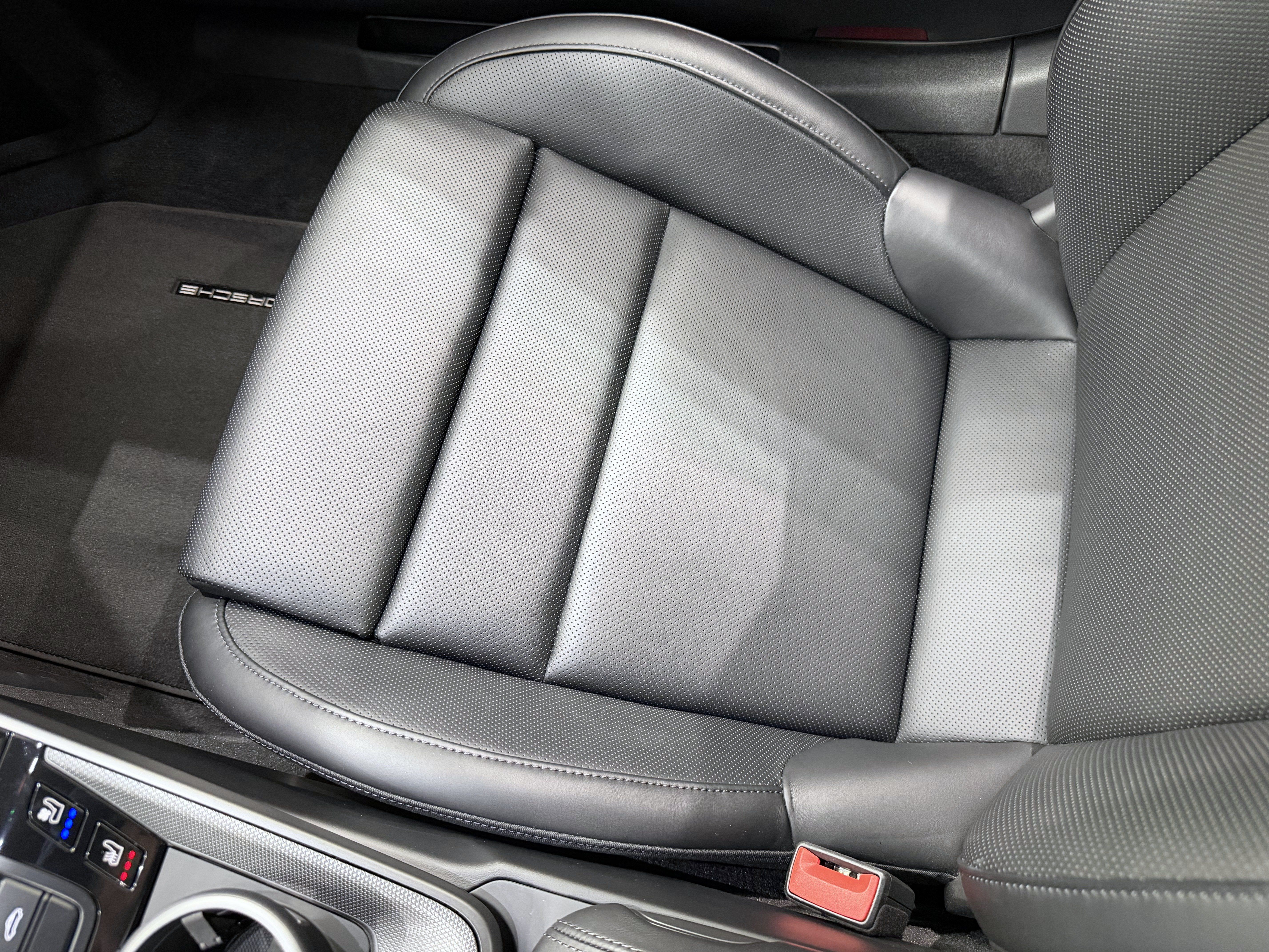 Certified 2023 Porsche 911 Carrera RWD image 59