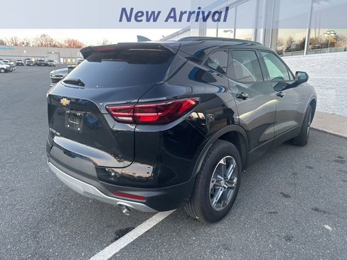 Certified 2025 Chevrolet Blazer LT w/ Convenience Package image 3