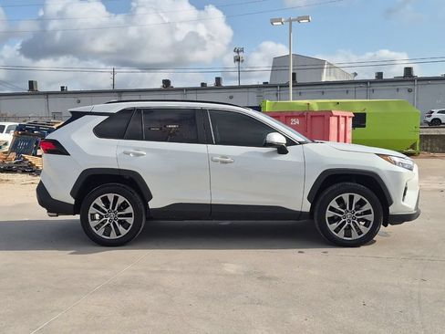 Used 2023 Toyota RAV4 XLE Premium FWD image 7