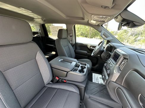 New 2025 Chevrolet Silverado 1500 Custom image 12