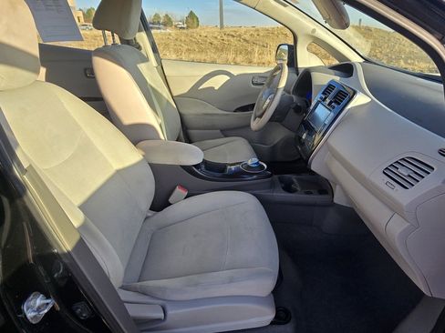 Used 2014 Nissan Leaf SV w/ LED & Quick Charge Package image 13