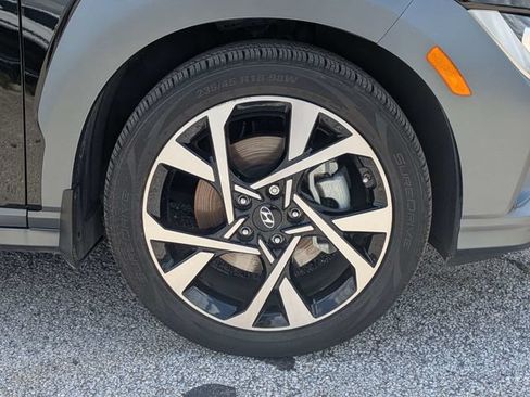 Used 2022 Hyundai Kona Limited FWD image 11