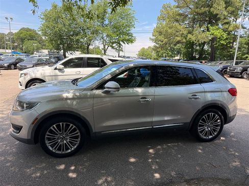 Used 2016 Lincoln MKX Reserve w/ Climate Package FWD image 10