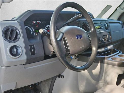 Used 2014 Ford E-350 and Econoline 350 XLT RWD image 10