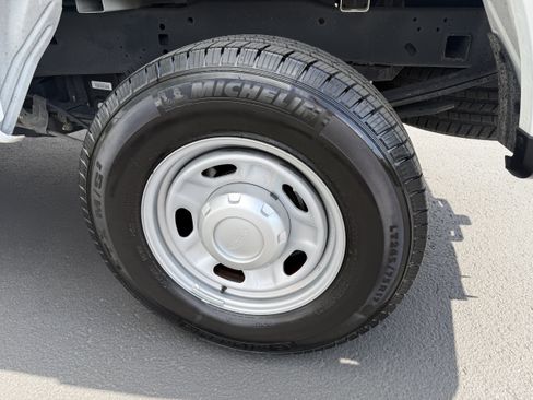 Used 2022 Ford F250 XL w/ Power Equipment Group AWD/4WD image 9