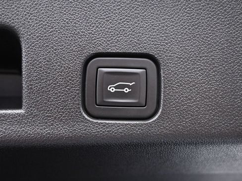 Used 2024 Chevrolet Traverse LS AWD/4WD image 19