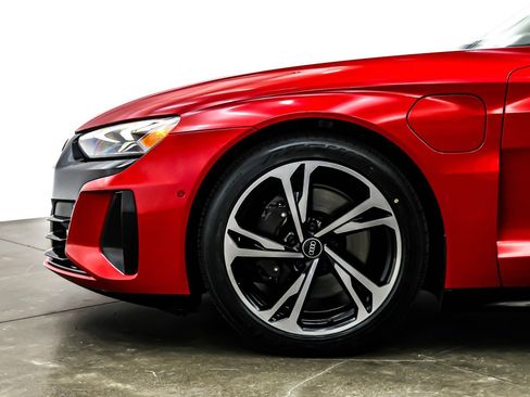 Used 2022 Audi e-tron GT Prestige w/ Prestige Package image 10