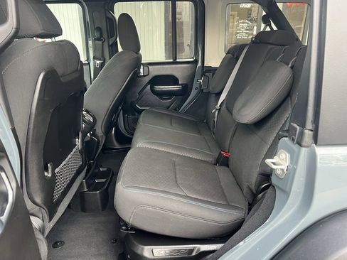 Used 2024 Jeep Wrangler Unlimited Rubicon 4xe image 23