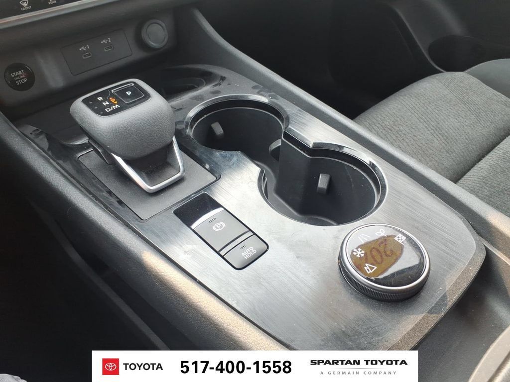 Used 2024 Nissan Rogue SV AWD/4WD image 22