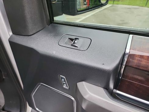 Used 2017 Ford F150 Platinum w/ Equipment Group 701A Luxury image 46