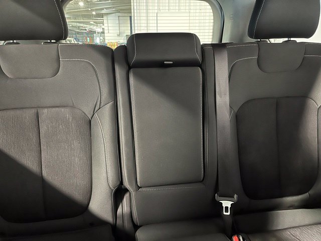 Used 2023 Jeep Grand Cherokee Laredo AWD/4WD image 12
