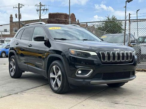 Used 2019 Jeep Cherokee Limited AWD/4WD image 3