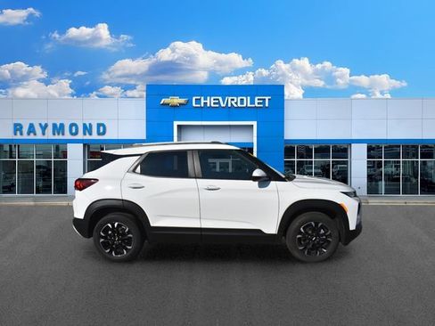 Certified 2023 Chevrolet TrailBlazer LT FWD image 2