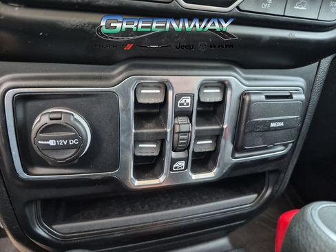 Used 2021 Jeep Wrangler Unlimited Sport AWD/4WD image 18