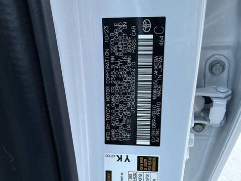 Used 2024 Toyota Prius LE image 30