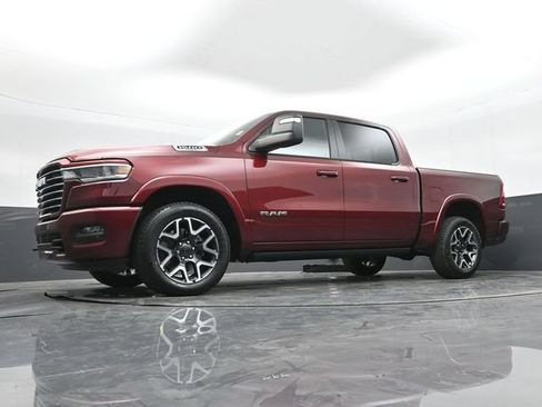 Used 2025 RAM 1500 Laramie w/ Laramie Southwest Edition AWD/4WD image 42